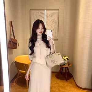 About Poem 100% wool t-shirt